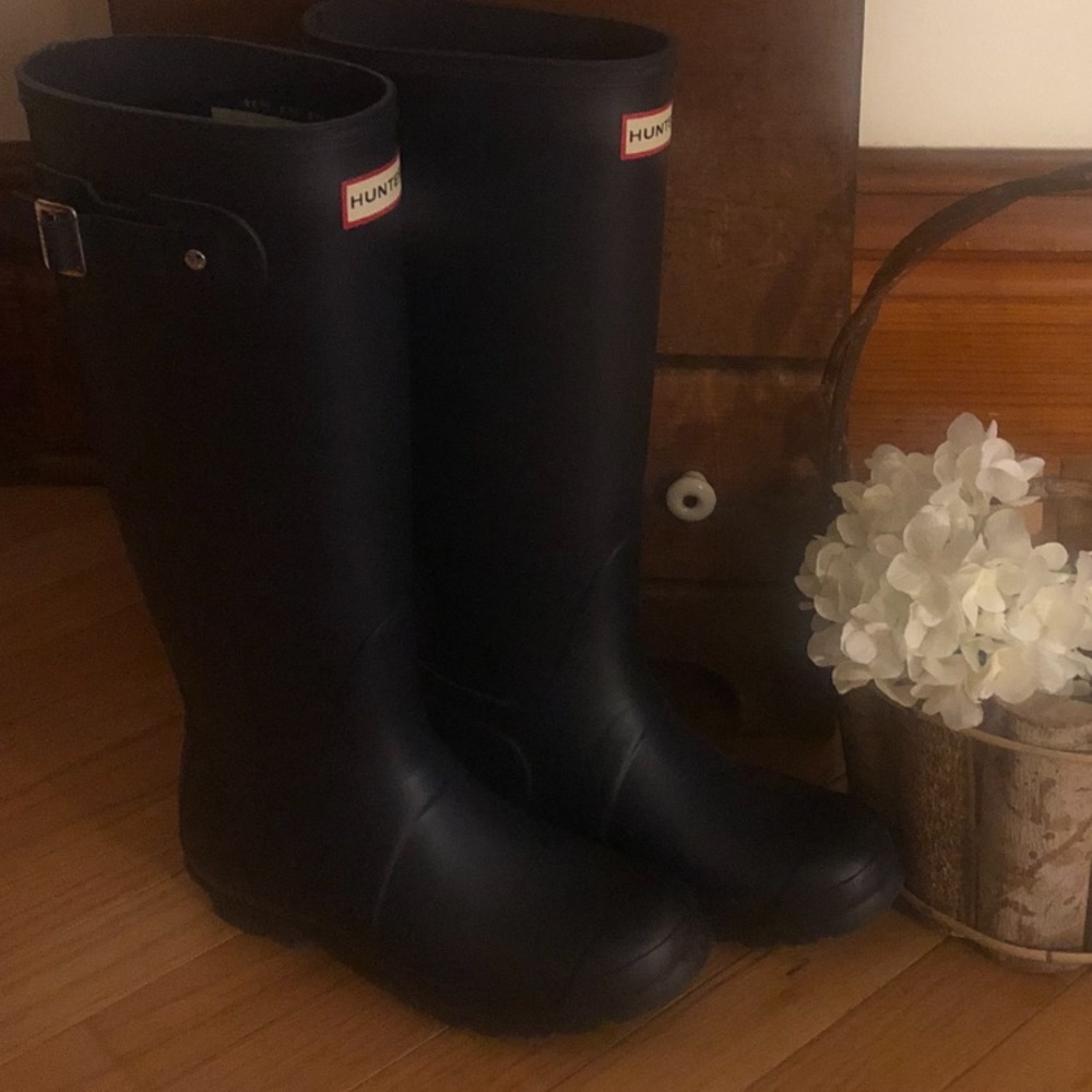 Authentic Hunter tall boots! Navy blue - 8